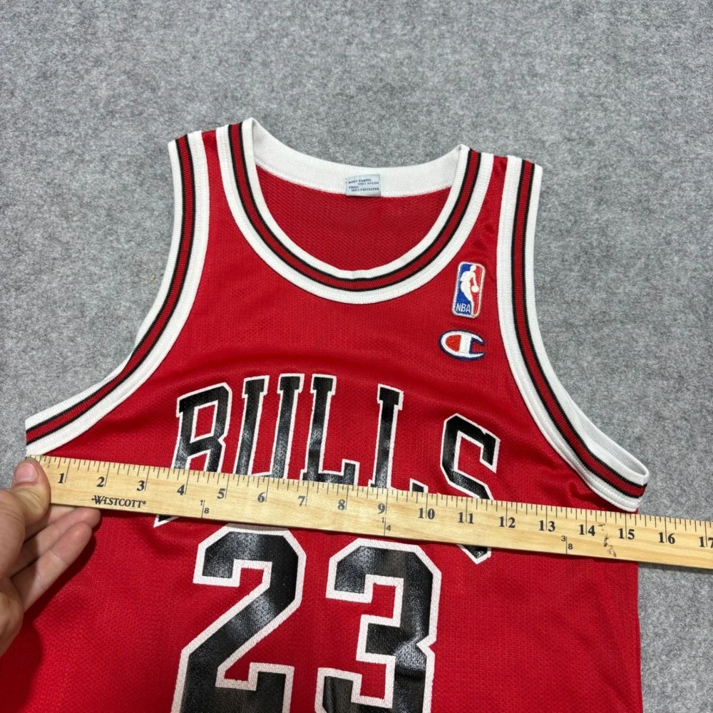 Champion Chicago Bulls Michael Jordan 23 Jersey Kids Medium 10-12 Red NBA Vtg